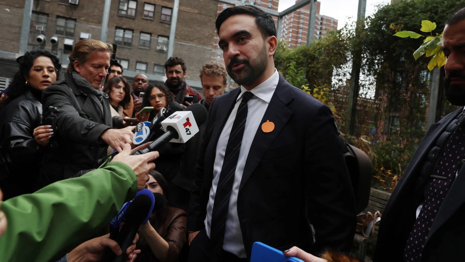 Voting Opens in New York as Mamdani Aims for Historic Win