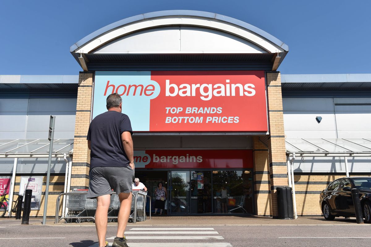 Home Bargains Slashes Price of Luxury Beauty Hampers by 85%